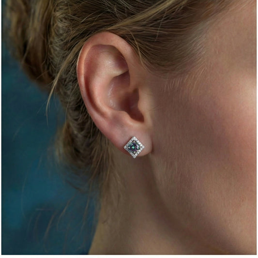 Prism Dreams Ohrstecker – Regenbogen-Moissanit in 925 Sterlingsilber | Orolina
