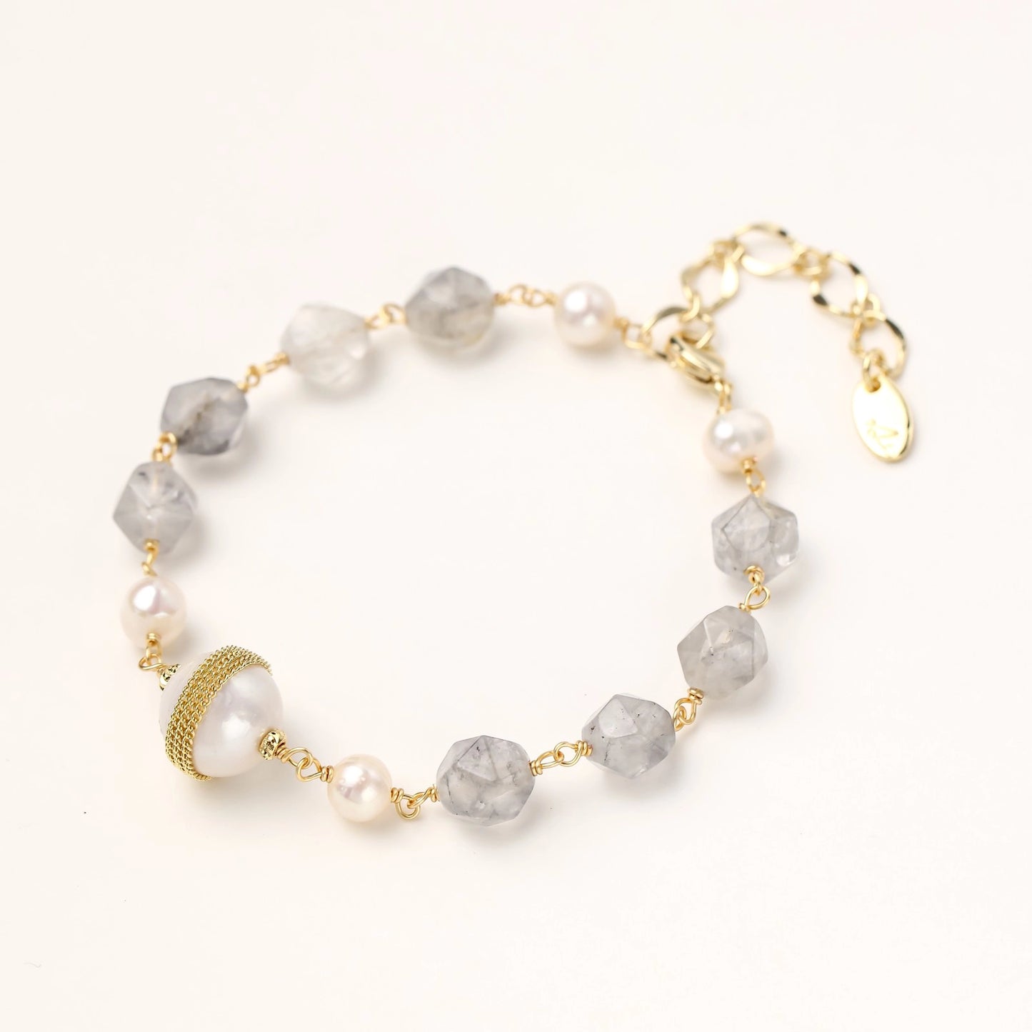 Milchquarz Armband – Milchquarz-Steine, Süßwasserperlen & Barockperle in 14K Gold | Orolina