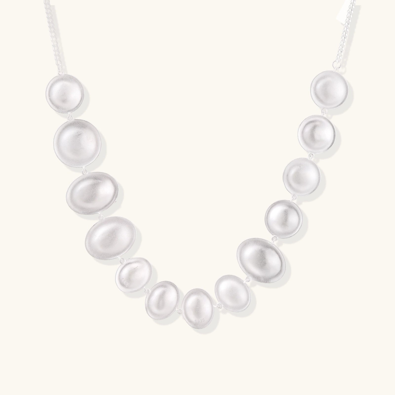 Lunar Arc Collier – Abgestufte Silberscheiben im Statement-Design | Orolina