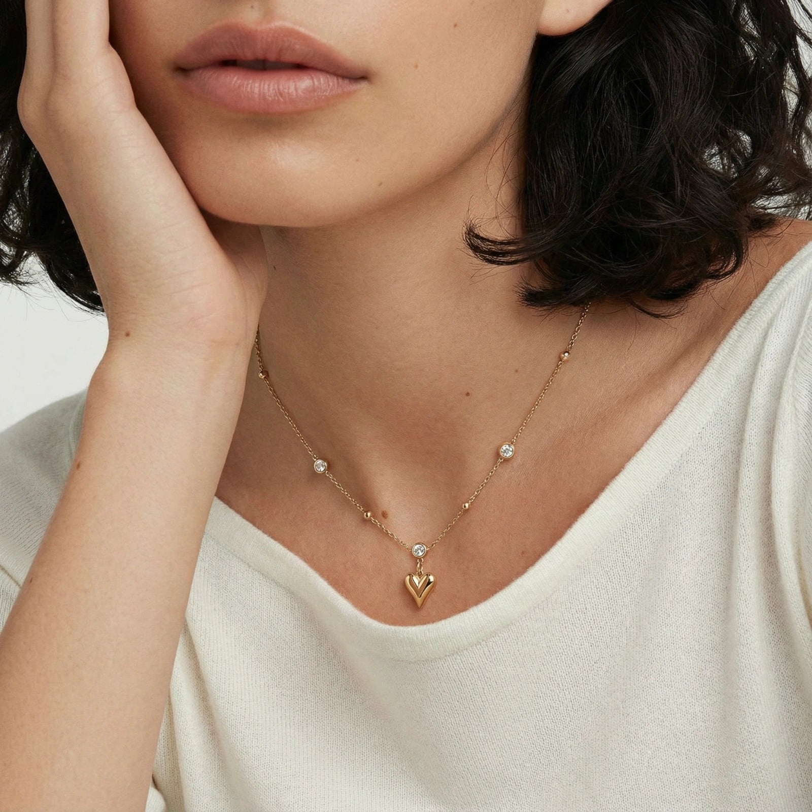 Crystal Heart Herzkette – Zirkonia-Herzanhänger in 14K Gold-plattierten Edelstahl | Orolina