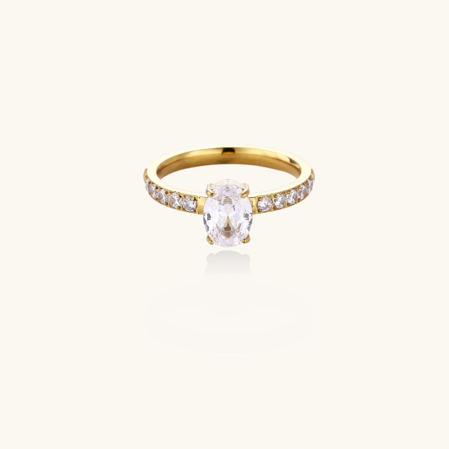 Golden Solitaire Pavé Ring Detailansicht – Zirkonia & 14K Gold | Orolina