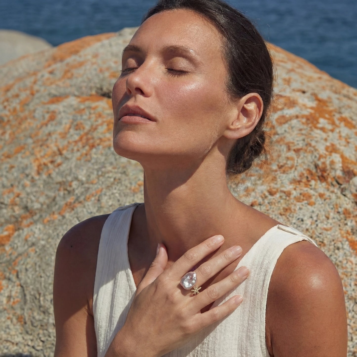Barock Perlen Ring – barocke Süßwasserperle mit Pavé-Stern, 14K vergoldetes Eco-Messing | Orolina